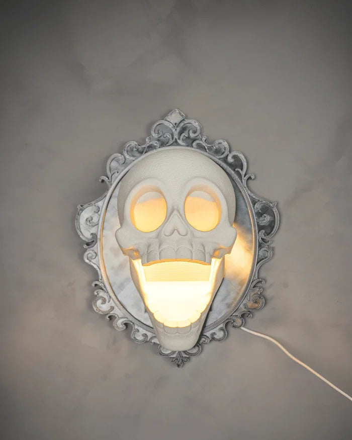 Skull Cameo – Wall Lamp