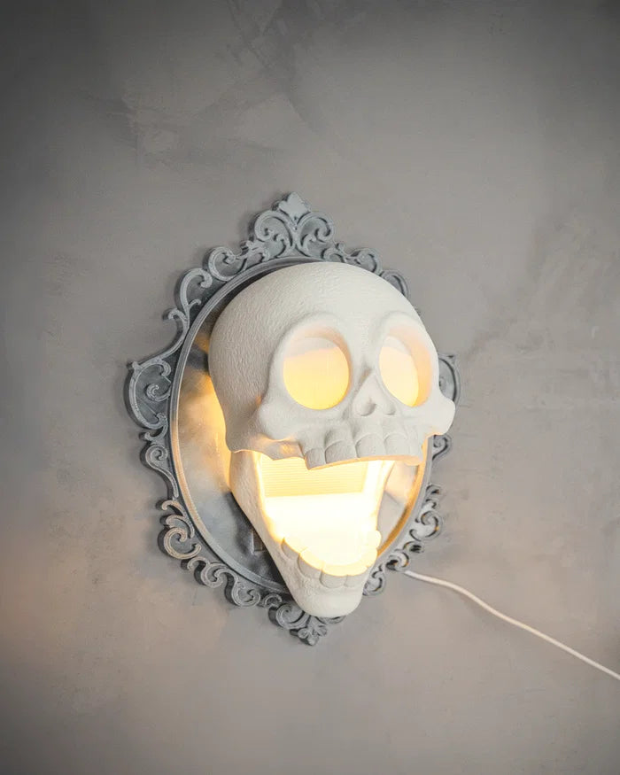 Skull Cameo – Wall Lamp