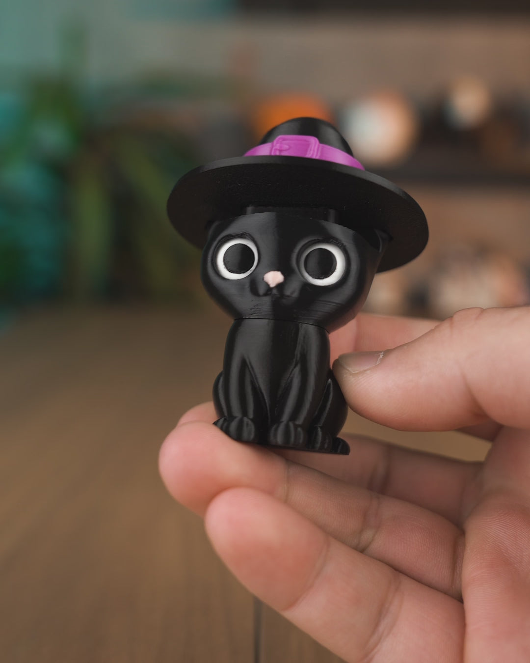Magic Spell Cat Clicker– Light-Up Witch